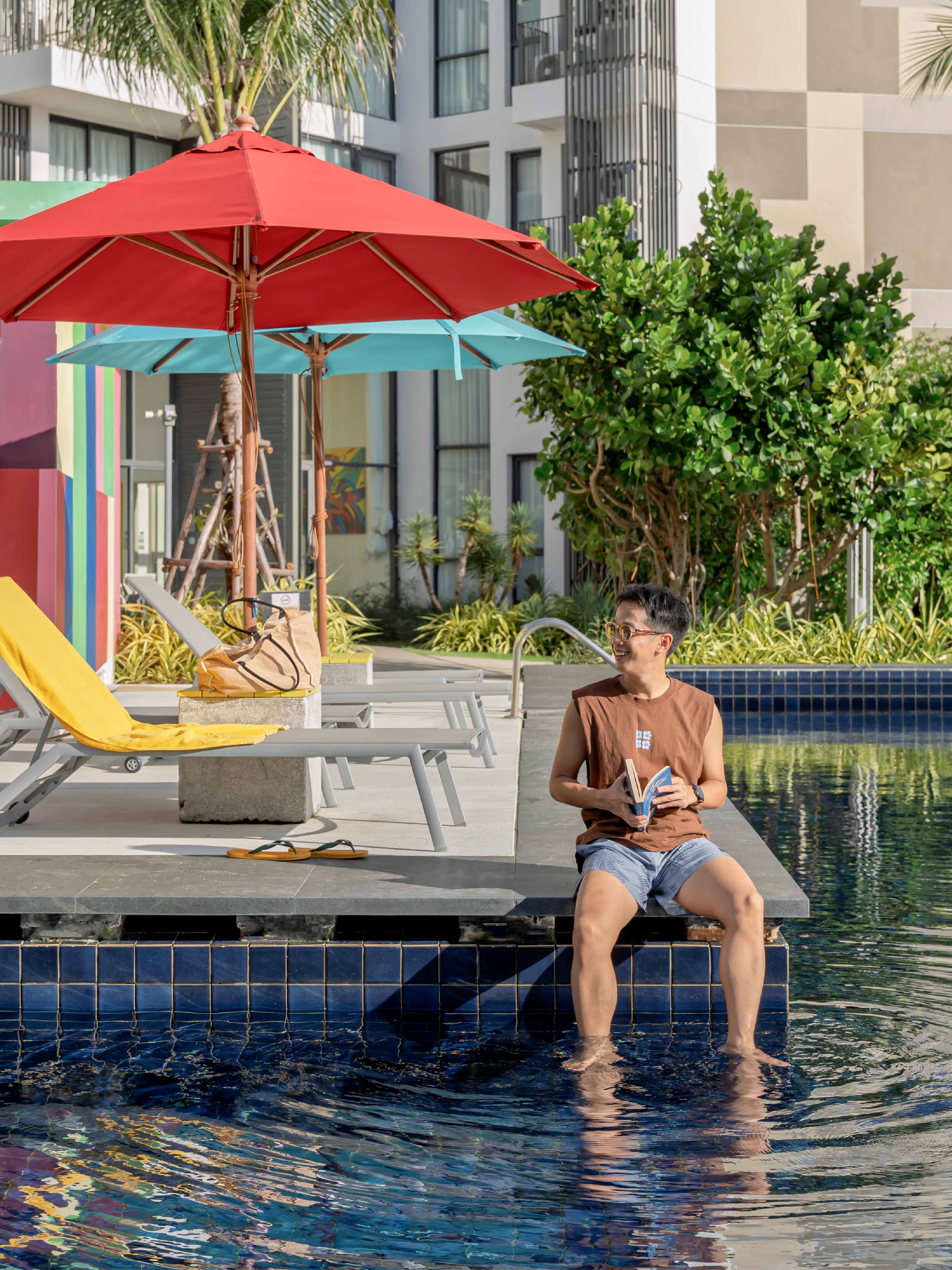 Kick off your Phuket trip with us. Book direct to unlock our best available rate guarantee and enjoy these exclusive benefits ;